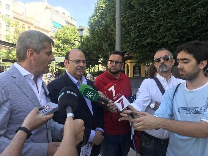 Sebastián Pérez y César Díaz, este jueves en su encuentro con periodistas.