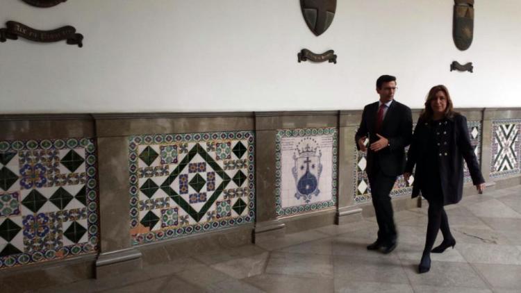 El alcalde de Granada y la presidenta de la Junta, este jueves. El alcalde de Granada y la presidenta de la Junta, este jueves.