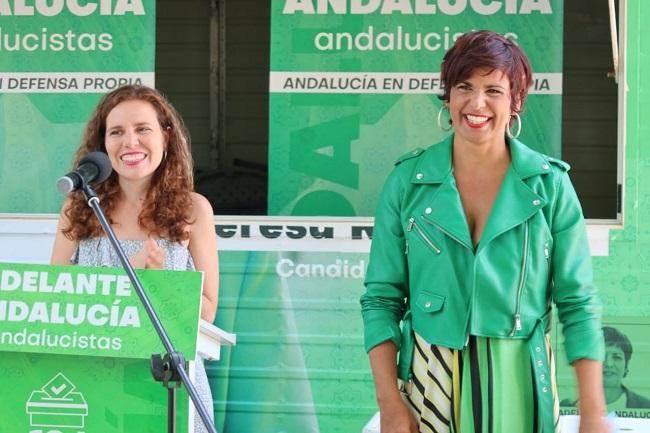 Teresa Rodríguez y Ana Villaverde, este domingo en Granada. 