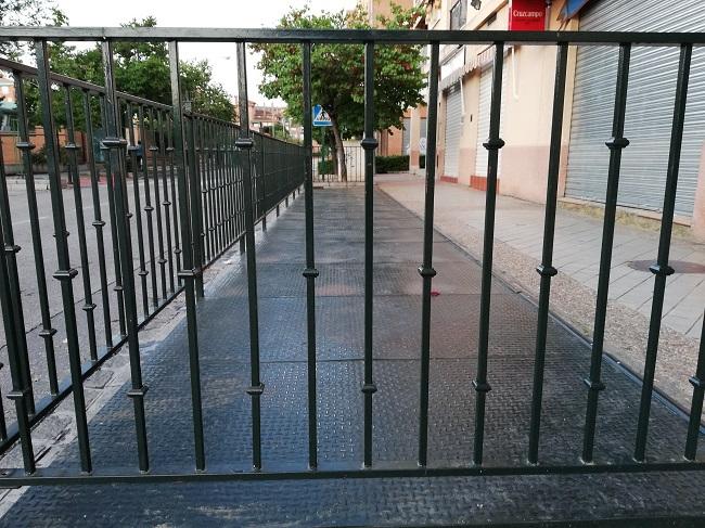 Terraza cerrada, esta semana, en el Zaidín. Terraza cerrada, esta semana, en el Zaidín.