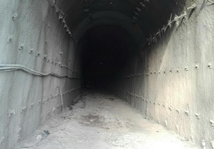 Interior del túnel de Loja, durante las obras, por el que discurrirá el AVE.
