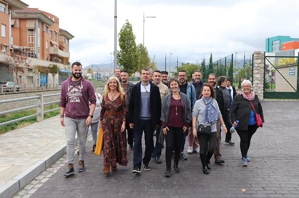 Miembros de la coalición, junto al río Monachil Miembros de la coalición, junto al río Monachil.