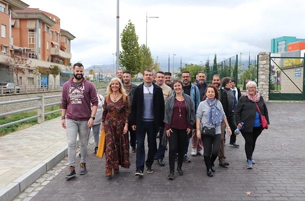 Miembros de la coalición, junto al río Monachil. 