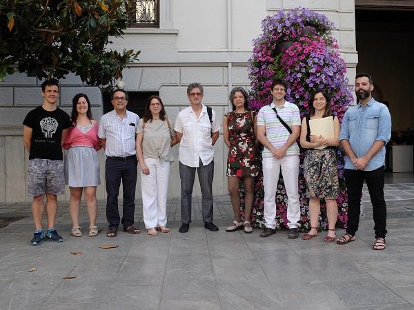 Integrantes de Vamos Granada, este lunes al anunciar su campaña.