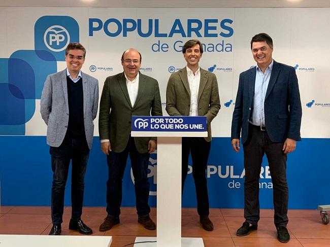 De izquierda a derecha, Vicente Azpitarte, Sebastián Pérez, Pablo Montesinos y Carlos Rojas. 