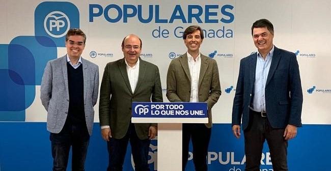 Azpitarte, primero por la izquierda, con Sebastián Pérez, Pablo Montesinos y Carlos Rojas. 