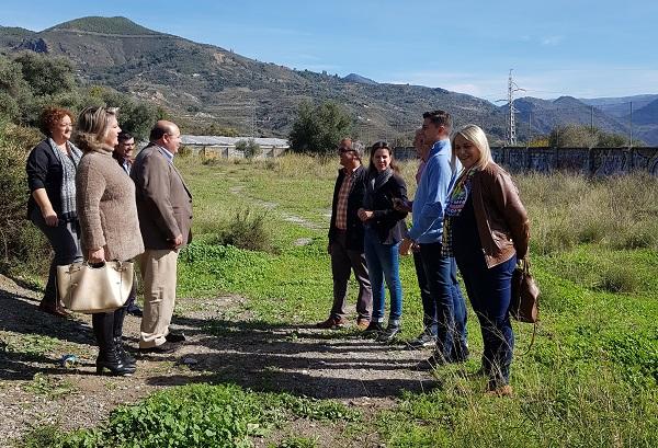 Visita de cargos y candidatos del PP a los terrenos del hospital.