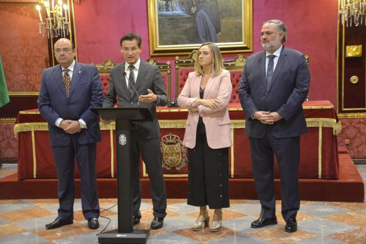 Luis Salvador, durante su intervención en la visita de la consejera de Fomento, Infraestructuras y Ordenación del Territorio, Marifrán Carazo.