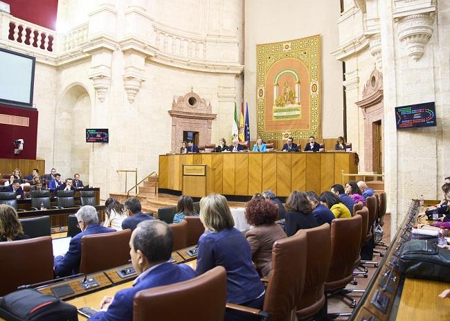 El pleno del Parlamento, durante una de las votaciones celebradas este jueves.