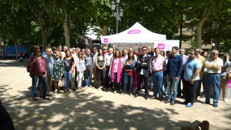 La líder de UPyD por Granada rodeada de candidatos andaluces del partido.