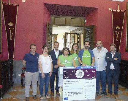 Granada se suma a la iniciativa de Intermón Oxfam. Granada se suma a la iniciativa de Intermón Oxfam.