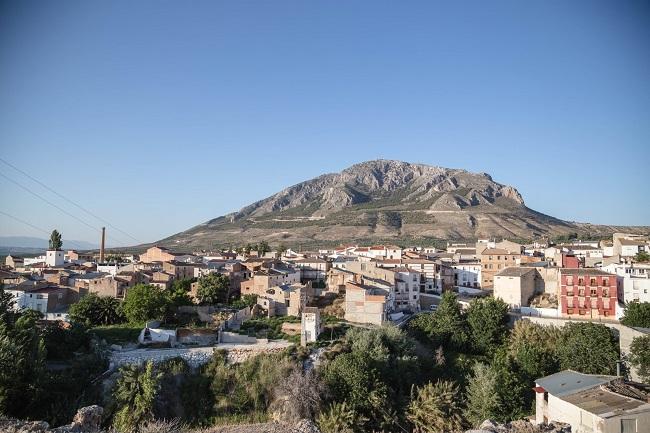 Zújar con el cerro Jabalcón al fondo.