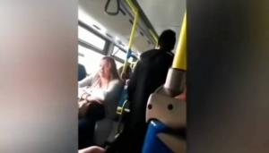 Agresión y los insultos a una mujer de origen latinoamericano en un autobús de EMT.