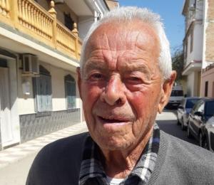 Antonio García Ordóñez ha cumplido ya 93 años y vive actualmente en El Salar, cerca de Loja.