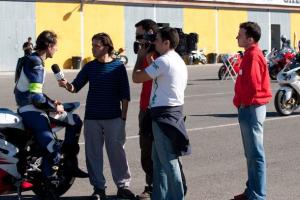 Jesús Toral, junto al cámara Pedro García conmigo, en un reportaje en Almería.