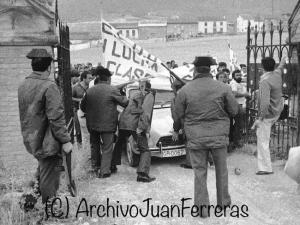 Esta es la Foto de la columna. Jornaleros de CCOO del Campo intentan ocupar la finca de los duque de Weligton, en 1984, para reivindicar las fincas que en vez de dedicarse al cultivo, lo dedican a la caza, causando un grave perjuicio a los jornaleros de los montes orientales granadinos