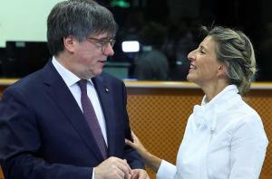 Carles Puigdemont y Yolanda Díaz, en Bruselas, este lunes.