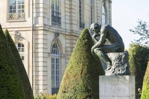 'El Pensador' de Auguste Rodin (1840 -1917).
