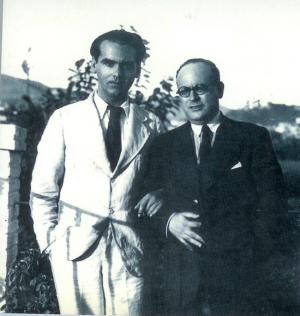 Ruiz Carnero con Lorca, en la terraza de la Huerta de San Vicente.