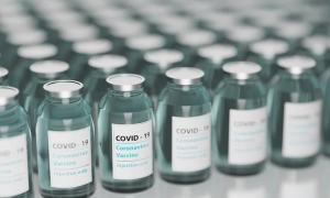 Viales de vacunas contra el covid-19.