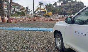 Obras de demolición del chiringuito. 