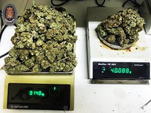 Marihuana encontrada en el vehículo.