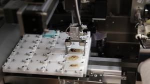 Maquinaria automatizada para la preparación de muestras de tejidos. 