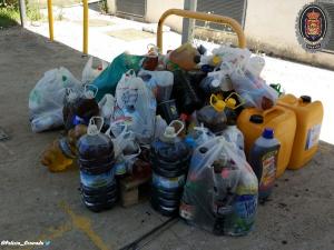 En total se les ha intervenido 350 litros de aceite usado.