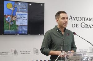 Eduardo Castillo presenta las actividades deportivas. 