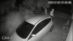 Imagen captada por cámaras de seguridad de una de las viviendas atracadas.