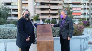 La alcaldesa, Trinidad Herrera, y el concejal de IU-Podemos, Francisco Fernández. 
