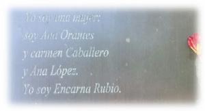 Detalle del poema de Ángeles Mora en el monolito en recuerdo a Ana Orantes y Encarnación Rubio, en Cúllar Vega.