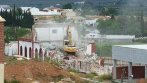 Derribo de la antigua estación de Loja el pasado abril.