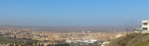 La 'boina' de contaminación sobre Granada, desde los Rebites. 