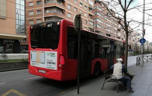 Imagen de archivo de un autobús en Camino de Ronda. 