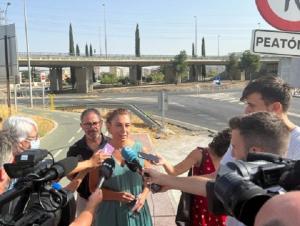 Raquel Ruz informa del alumbrado del carril bici entre Granada y Ogíjares. 
