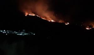 Imagen del incendio en Cástaras.