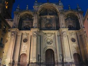 Impresionante imagen de la fachada de la Catedral.