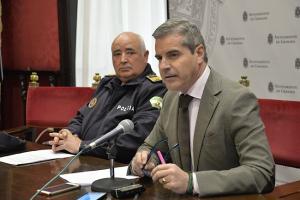 El delegado de Seguridad Ciudadana y el jefe de Policía Local, en una imagen de archivo.