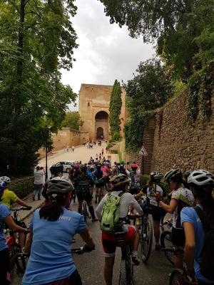 La marcha ha discurrido también por el entorno de la Alhambra.