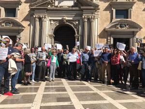 Concentración a las puertas del TSJA.