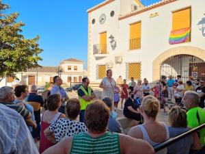 Concentración para informar a los vecinos y vecinas.