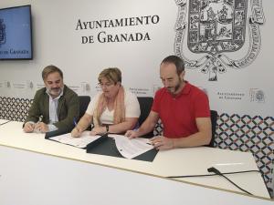 Firma del convenio entre Inagra y el Ayuntamiento.