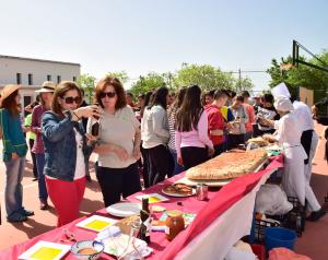 Desayuno ecológico en el instituto Sulayr de Pitres.