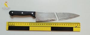Cuchillo que portaba el detenido y con el que se enfrentó a los agentes.