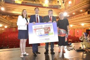 Presentación del cupón dedicado al Teatro Isabel La Católica.