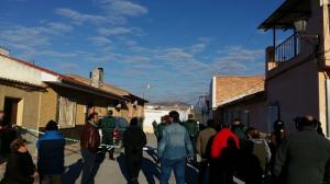 La Guardia Civil acordonó esta mañana el acceso a la vivienda de Eva y José, en Deifontes.