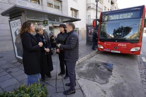 Los ediles socialistas, en la parada del Zaida.
