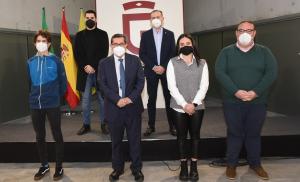 Presentación de las becas a deportistas. 