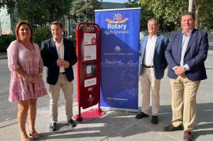 Presentación del nuevo desfibrilador, en la Plaza Rotary.